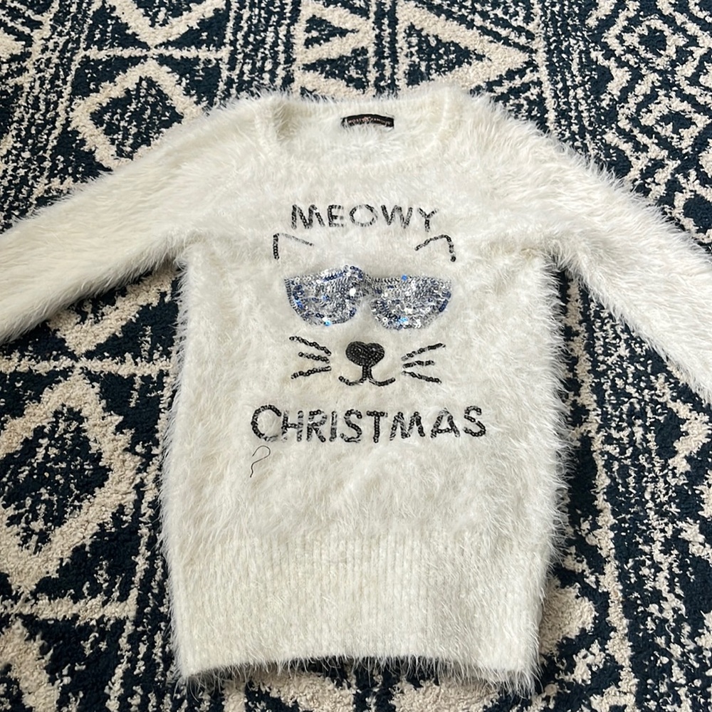 Almost Famous, White Christmas Sweater